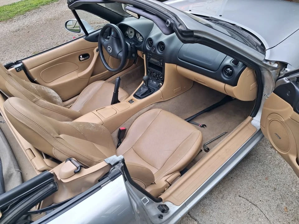 2000 Mazda NB MX-5 Miata - Image 11 of 15