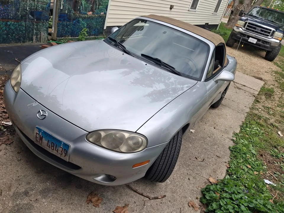 2000 Mazda NB MX-5 Miata - Image 2 of 15