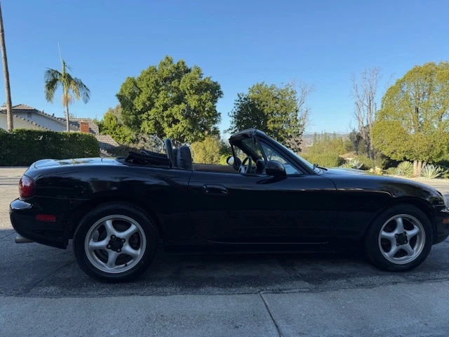 2000 Mazda NB MX-5 Miata - Image 4 of 8
