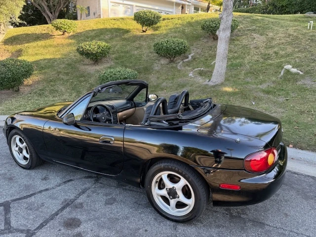 2000 Mazda NB MX-5 Miata - Image 2 of 8