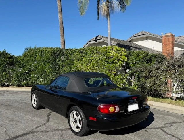 2000 Mazda NB MX-5 Miata - Image 5 of 8