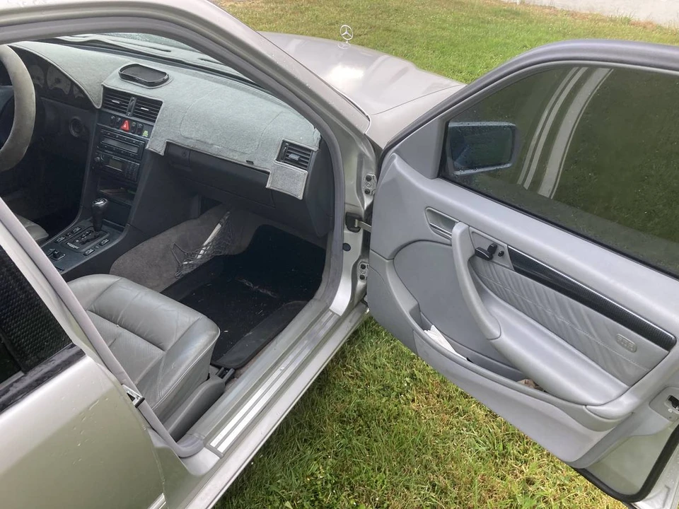 2001 Mercedes-Benz W203 C-Class - Image 8 of 15