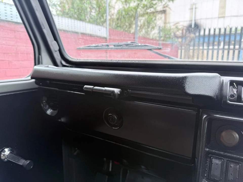 2000 Mercedes-Benz W461 G-Class - Image 18 of 25