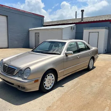 2000 Mercedes-Benz E320 Sedan