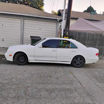 2000 Mercedes-Benz 400 e