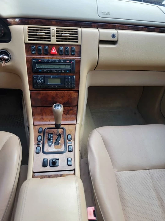 2000 Mercedes-Benz W210 E-Class - Image 9 of 14