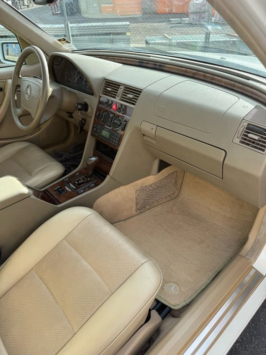 2000 Mercedes-Benz W202 C-Class - Image 11 of 21