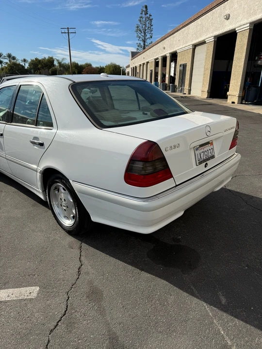 2000 Mercedes-Benz W202 C-Class - Image 4 of 21