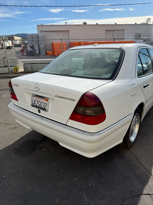 2000 Mercedes-Benz W202 C-Class - Image 7 of 21