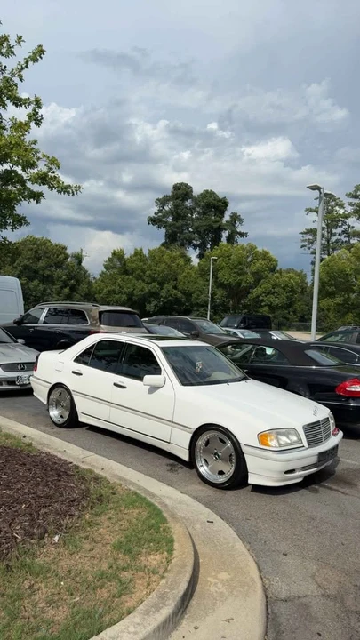 2000 Mercedes-Benz W202 C-Class - Image 2 of 18