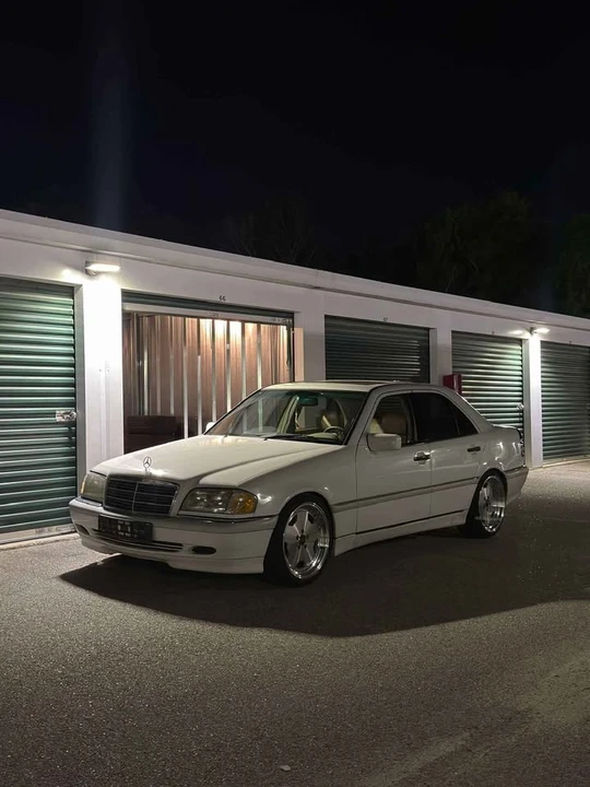 2000 Mercedes-Benz W202 C-Class - Image 3 of 18