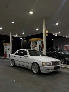 2000 Mercedes-Benz C-Class C 230 Sedan 4D