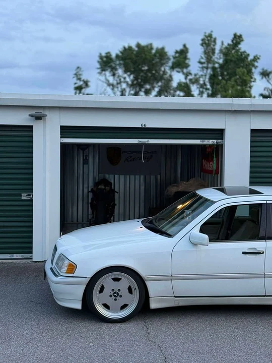 2000 Mercedes-Benz W202 C-Class - Image 11 of 18