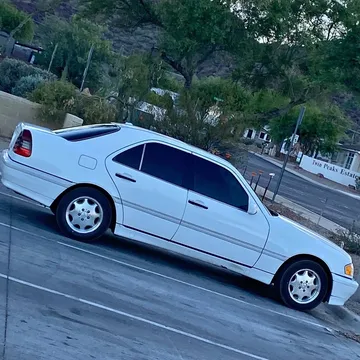 2000 Mercedes-Benz C-Class C 230 Sedan 4D