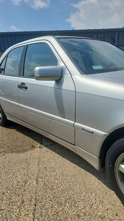 2000 Mercedes-Benz W202 C-Class - Image 4 of 17
