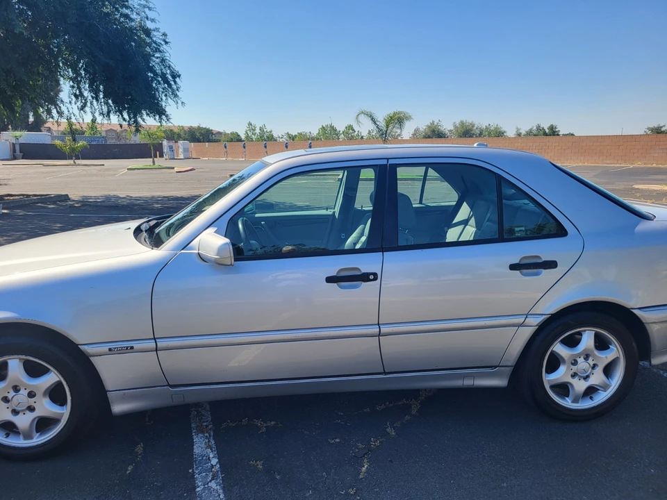 2000 Mercedes-Benz W202 C-Class - Image 8 of 21