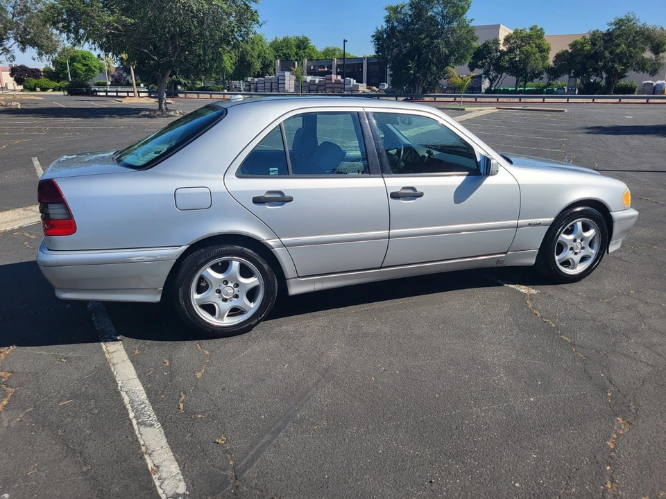 2000 Mercedes-Benz W202 C-Class - Image 16 of 21