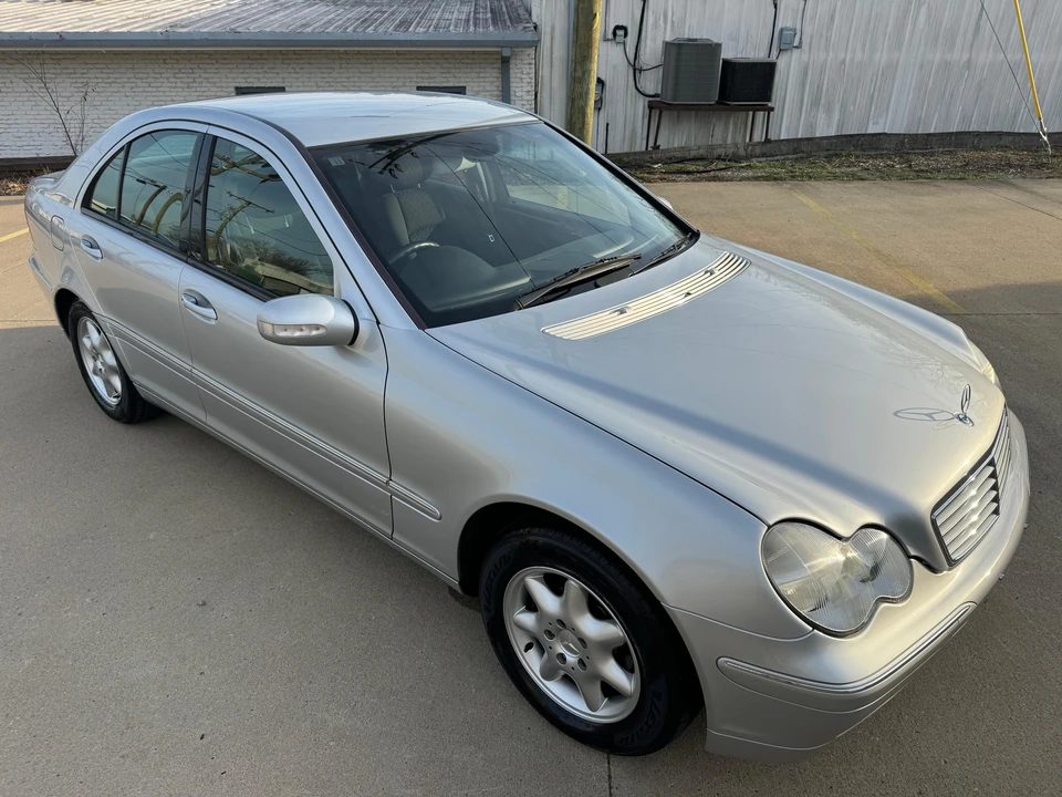 2000 Mercedes-Benz W202 C-Class - Image 12 of 31