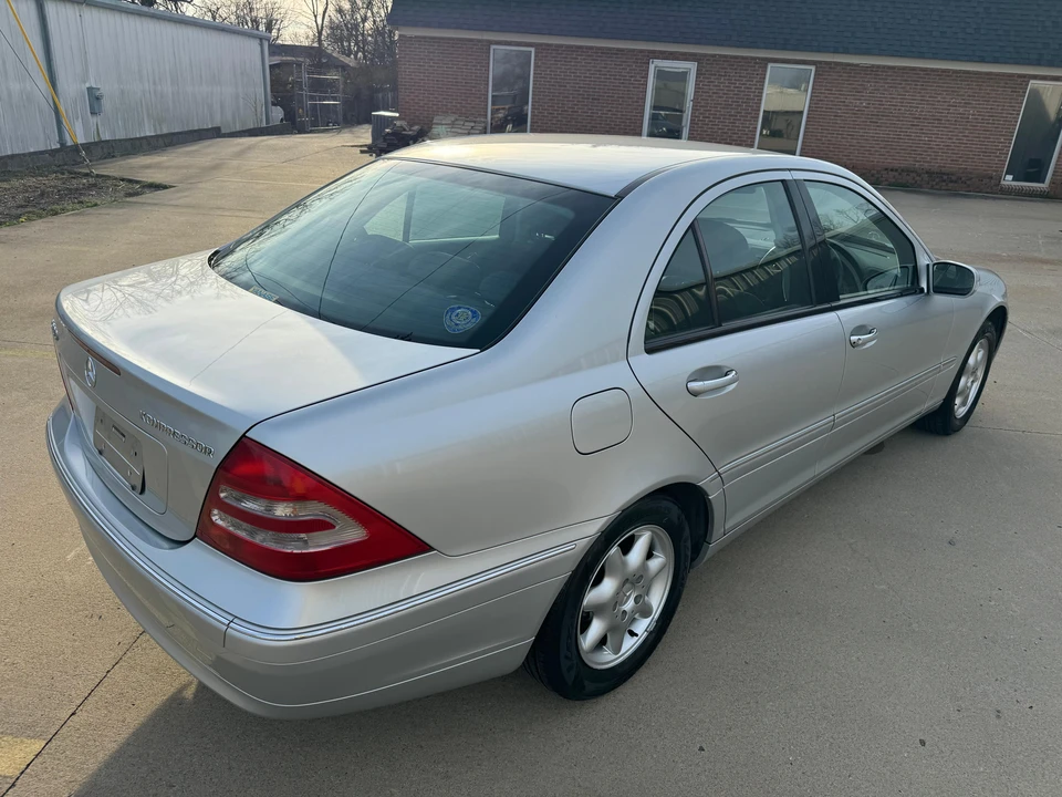 2000 Mercedes-Benz W202 C-Class - Image 10 of 31