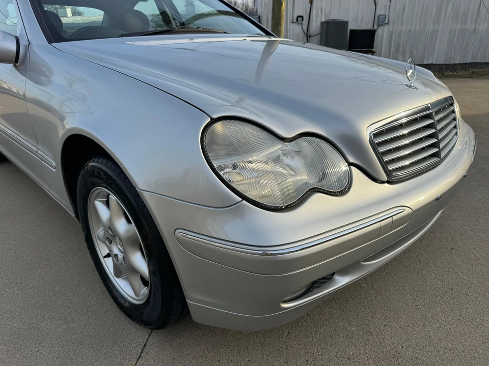 2000 Mercedes-Benz W202 C-Class - Image 13 of 31