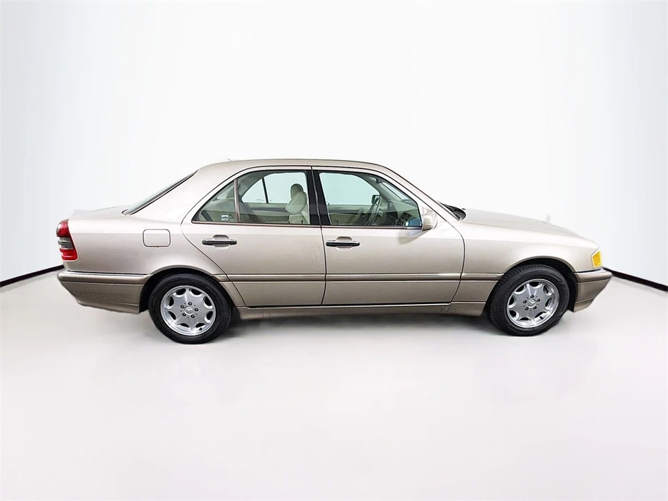 2000 Mercedes-Benz W202 C-Class - Image 8 of 12