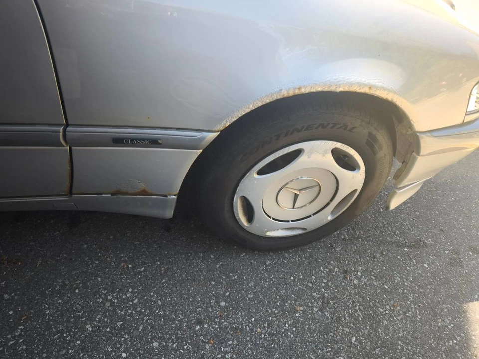 2000 Mercedes-Benz W202 C-Class - Image 11 of 12