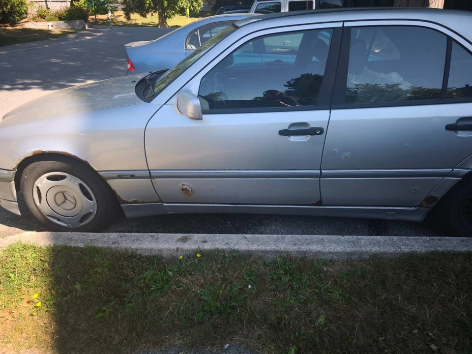 2000 Mercedes-Benz W202 C-Class - Image 9 of 12
