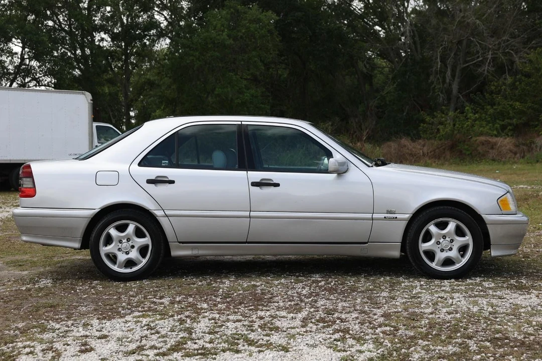 2000 Mercedes-Benz W202 C-Class - Image 13 of 21