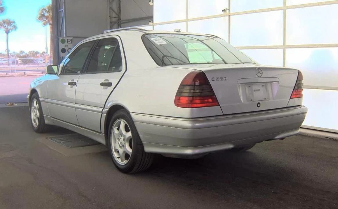 2000 Mercedes-Benz W202 C-Class - Image 6 of 14