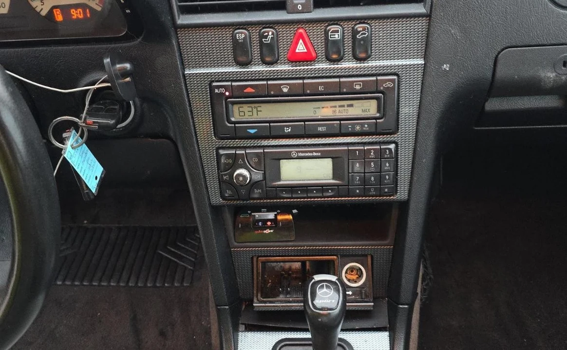 2000 Mercedes-Benz W202 C-Class - Image 11 of 14
