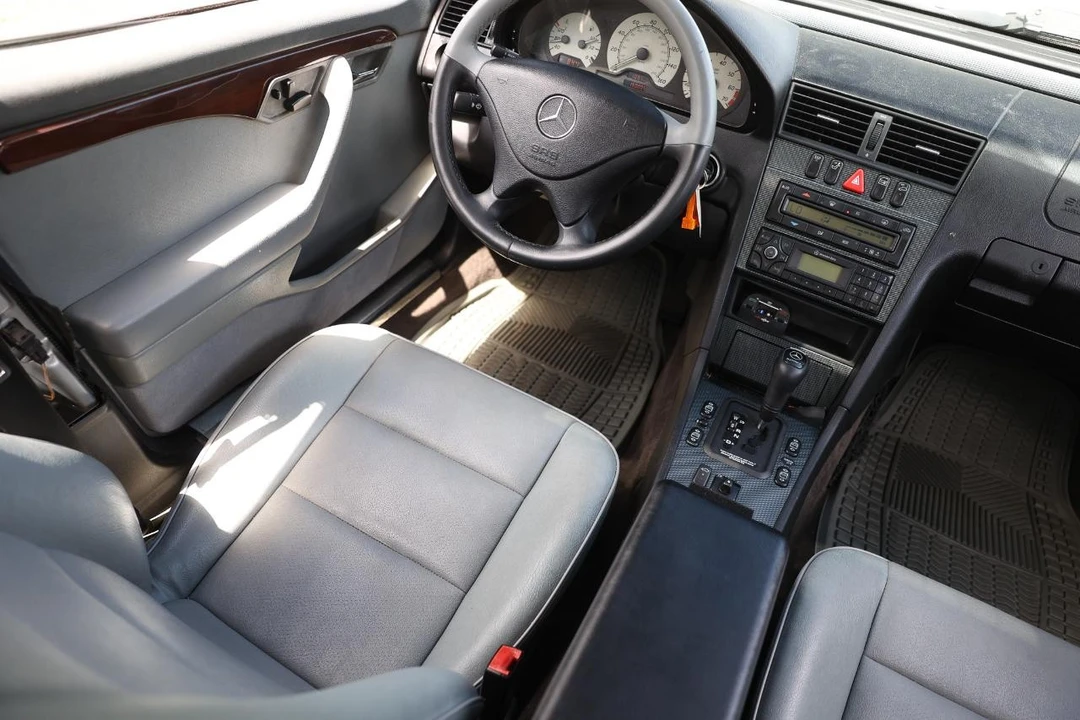 2000 Mercedes-Benz W202 C-Class - Image 20 of 31