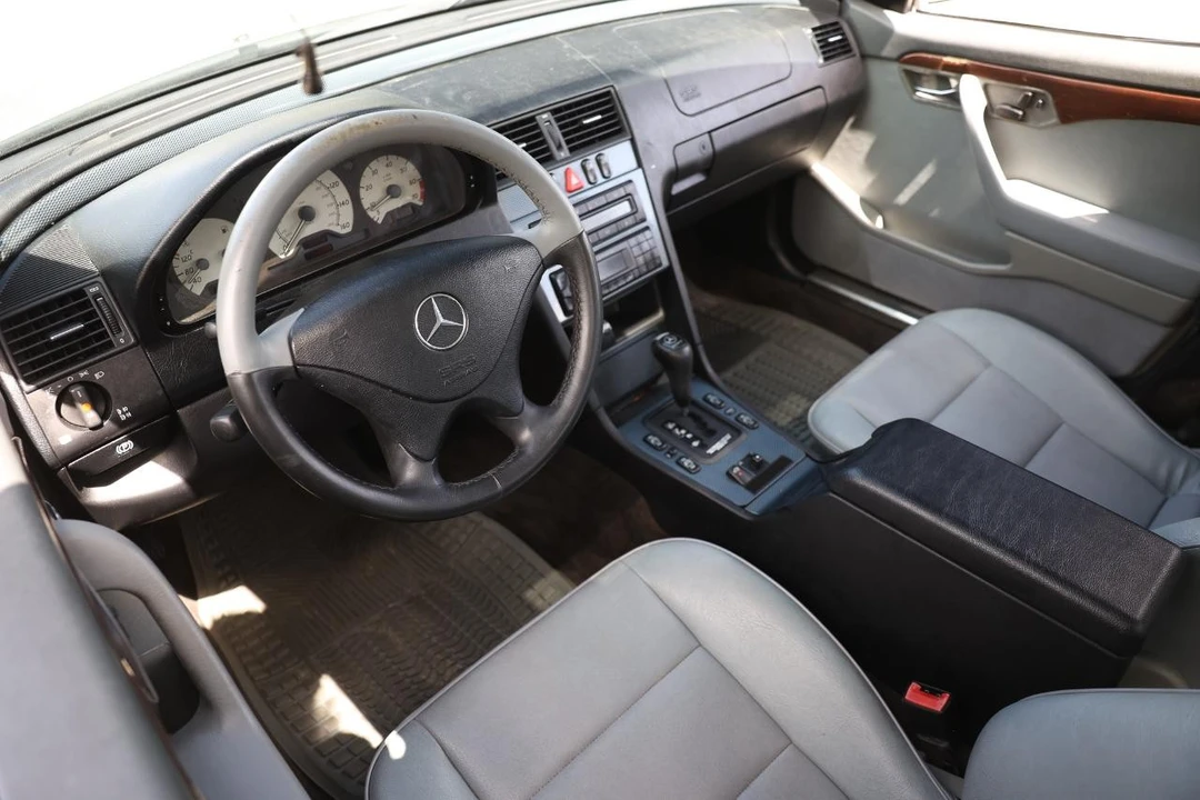 2000 Mercedes-Benz W202 C-Class - Image 4 of 31