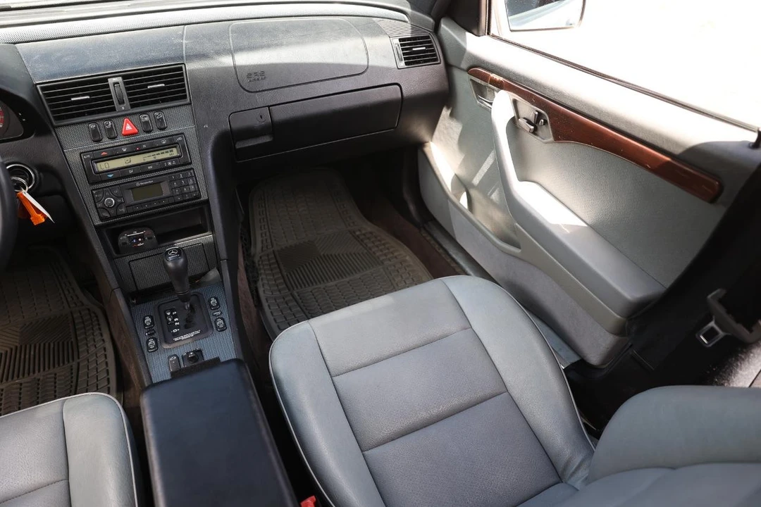 2000 Mercedes-Benz W202 C-Class - Image 22 of 31