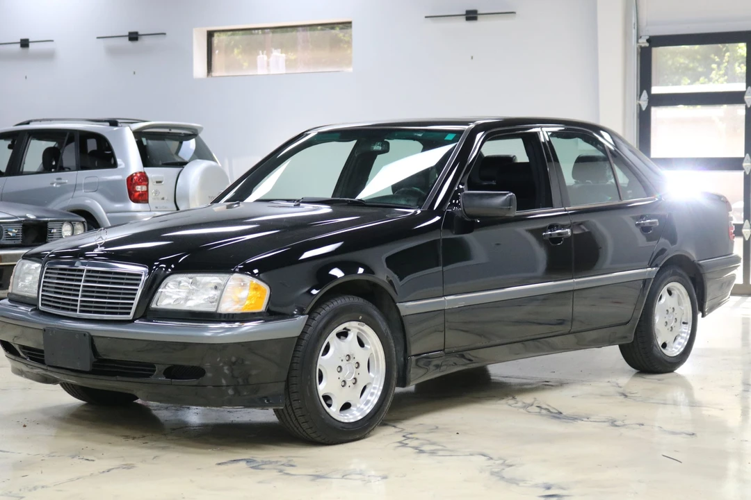2000 Mercedes-Benz W202 C-Class - Image 2 of 31