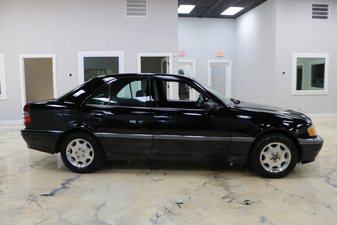 2000 Mercedes-Benz W202 C-Class - Image 13 of 31