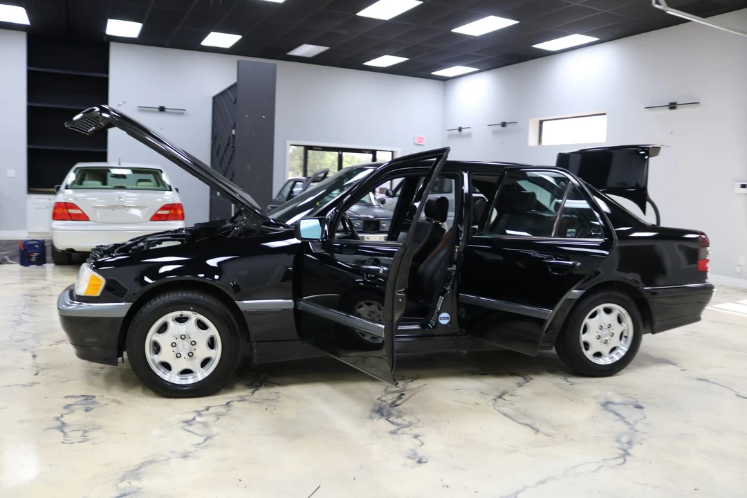 2000 Mercedes-Benz W202 C-Class - Image 19 of 31