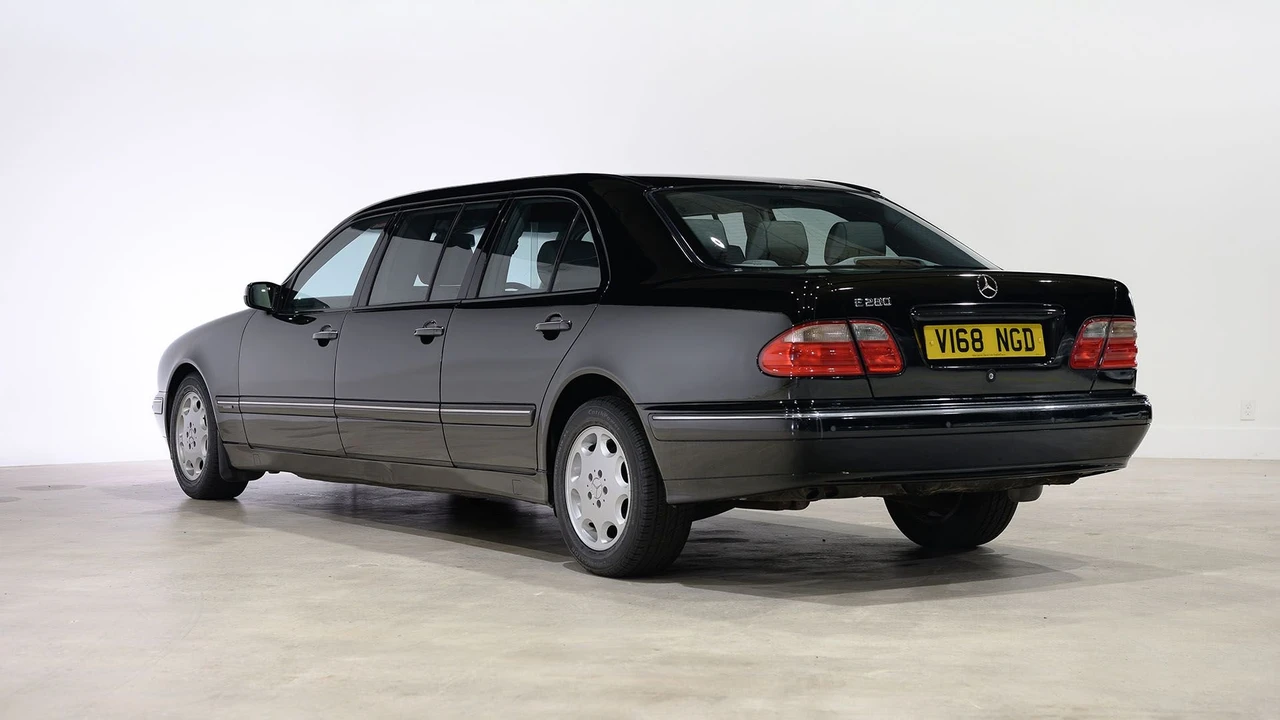 2000 Mercedes-Benz W210 E-Class - Image 17 of 31