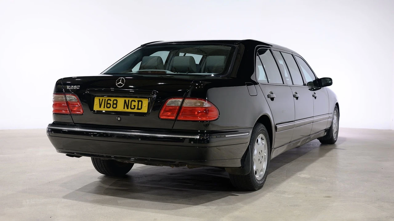 2000 Mercedes-Benz W210 E-Class - Image 11 of 31