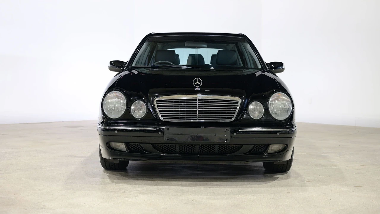 2000 Mercedes-Benz W210 E-Class - Image 2 of 31