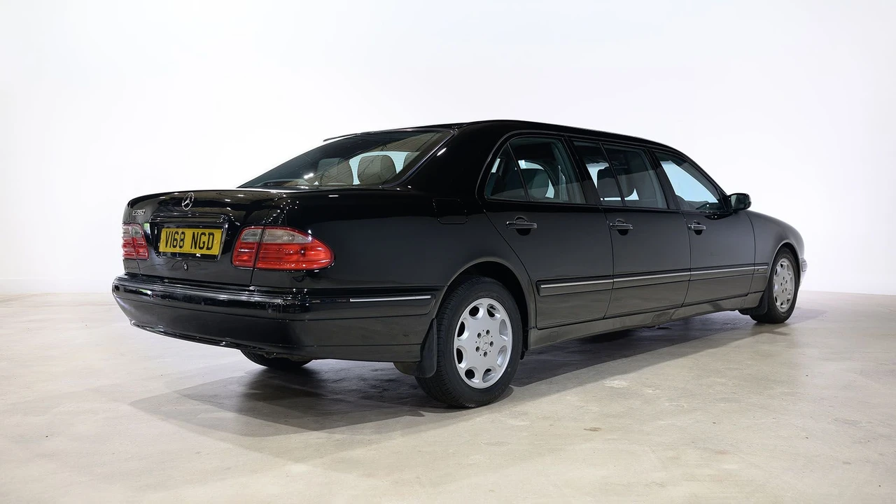 2000 Mercedes-Benz W210 E-Class - Image 13 of 31