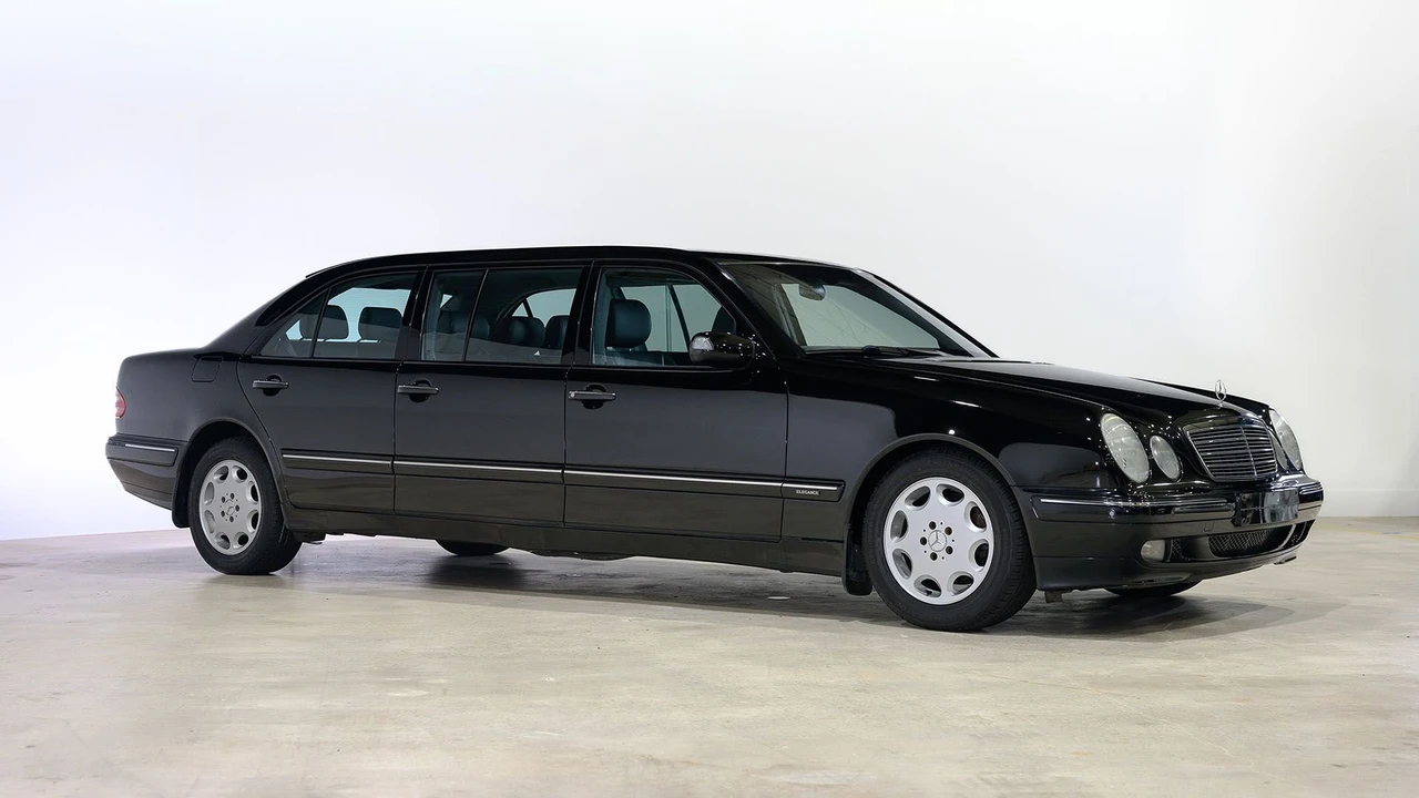 2000 Mercedes-Benz W210 E-Class - Image 12 of 31