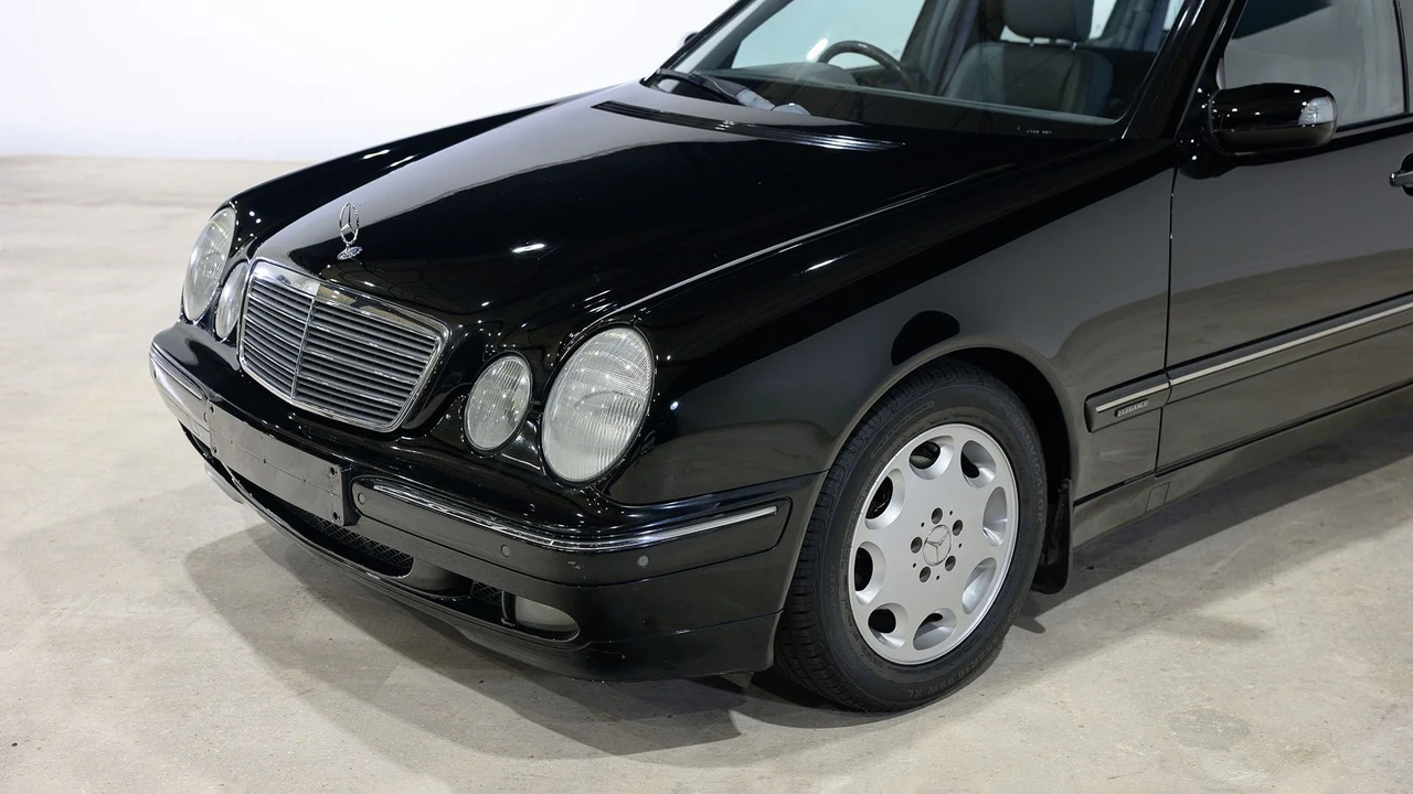 2000 Mercedes-Benz W210 E-Class - Image 16 of 31