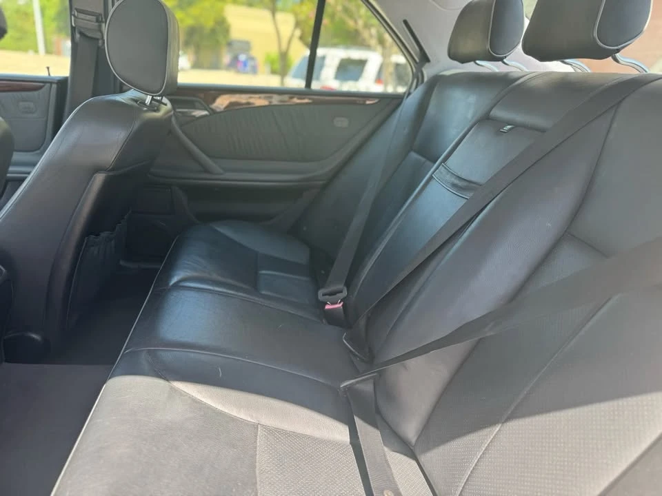 2000 Mercedes-Benz W210 E-Class - Image 11 of 12