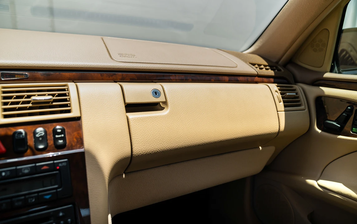 2000 Mercedes-Benz W210 E-Class - Image 22 of 31