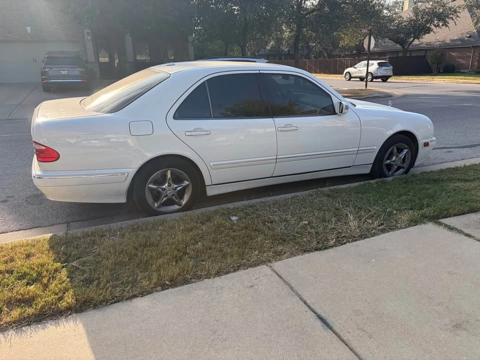 2000 Mercedes-Benz W210 E-Class - Image 5 of 12