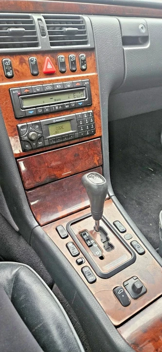 2000 Mercedes-Benz W210 E-Class - Image 8 of 13