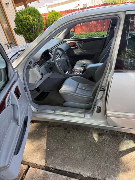2000 Mercedes-Benz W210 E-Class - Image 6 of 11