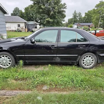 2000 Mercedes-Benz E-Class E 320 4MATIC Sedan 4D