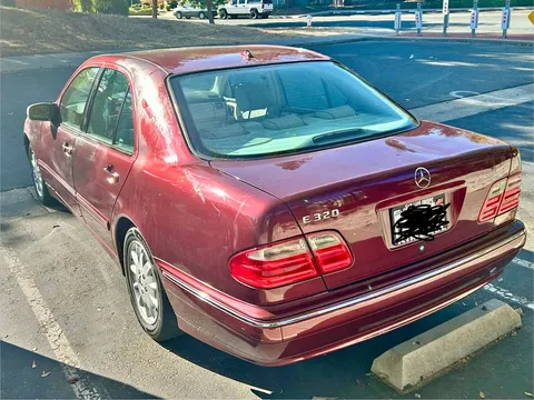 2000 Mercedes-Benz E-Class E 320 4MATIC Sedan 4D