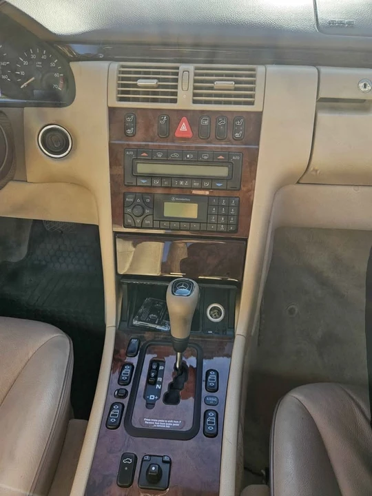 2000 Mercedes-Benz W210 E-Class - Image 13 of 15